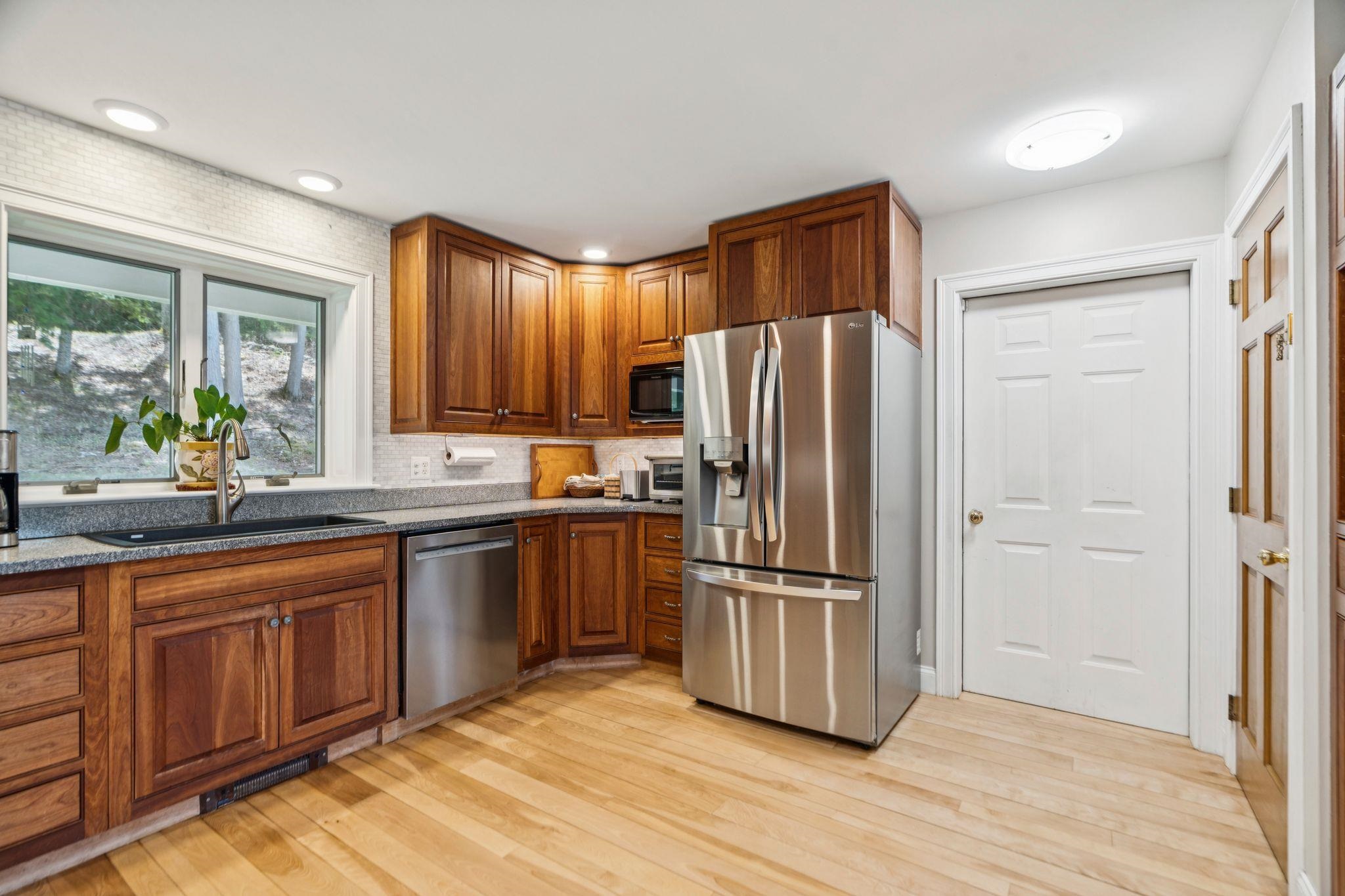 53 Sunset Strip Road