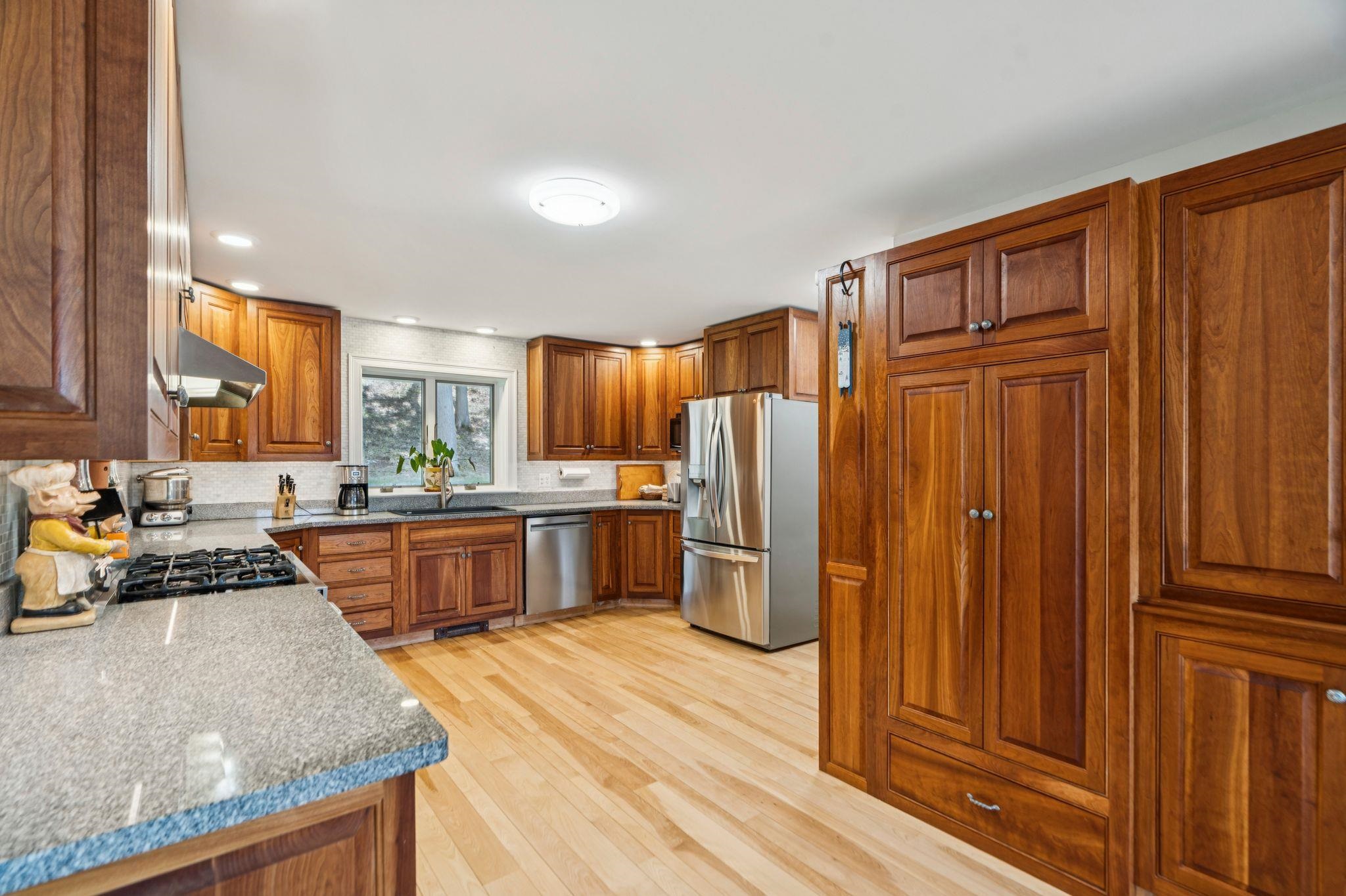 53 Sunset Strip Road