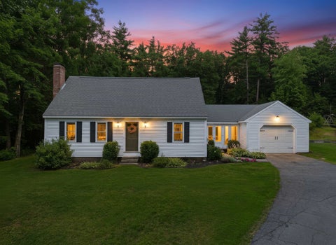 Photo of 24 Manchester Road, Amherst, NH 03031 (MLS # 5101018)
