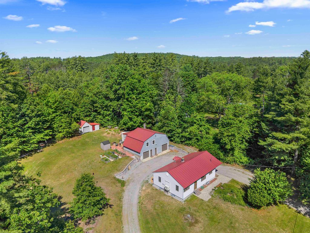 Photo of 35 Tyler Road, Hopkinton, NH 03229 (MLS # 5094011)