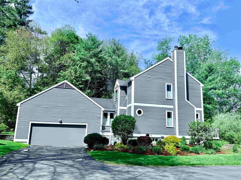 Photo of 141 Chase Way, Manchester, NH 03104 (MLS # 5076381)