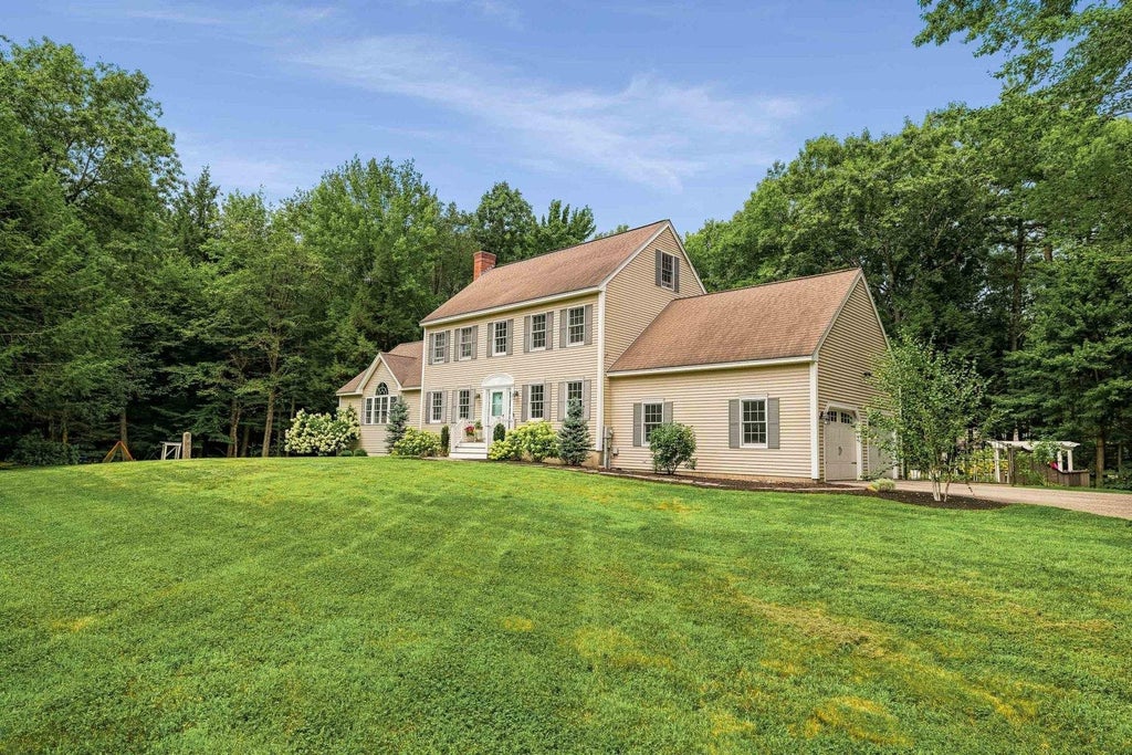 Photo of 3 Mink Run, Brentwood, NH 03833 (MLS # 5111074)