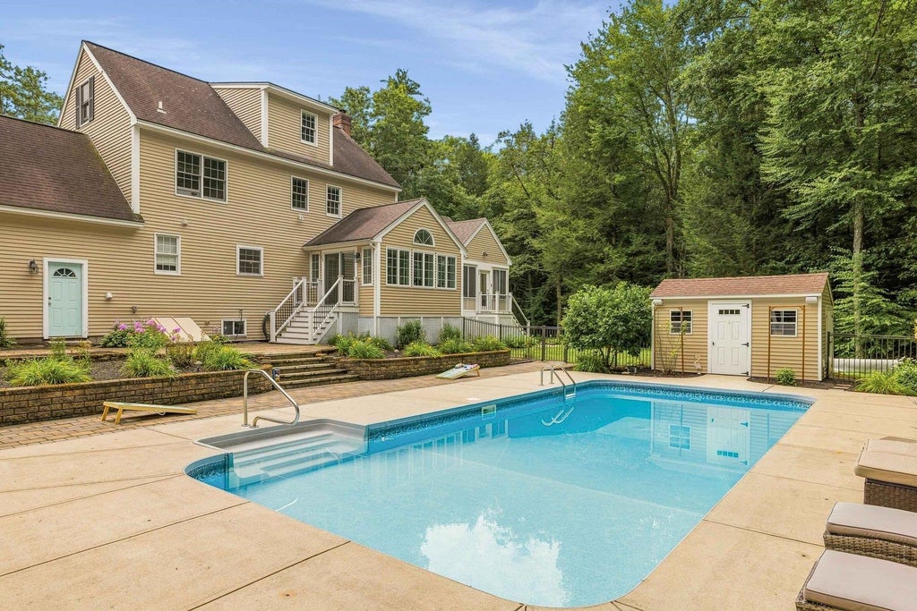 Photo of 3 Mink Run, Brentwood, NH 03833 (MLS # 5111074)
