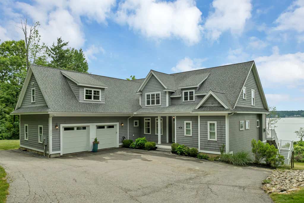 Photo of 298 Dover Point Road, Dover, NH 03820 (MLS # 5095072)
