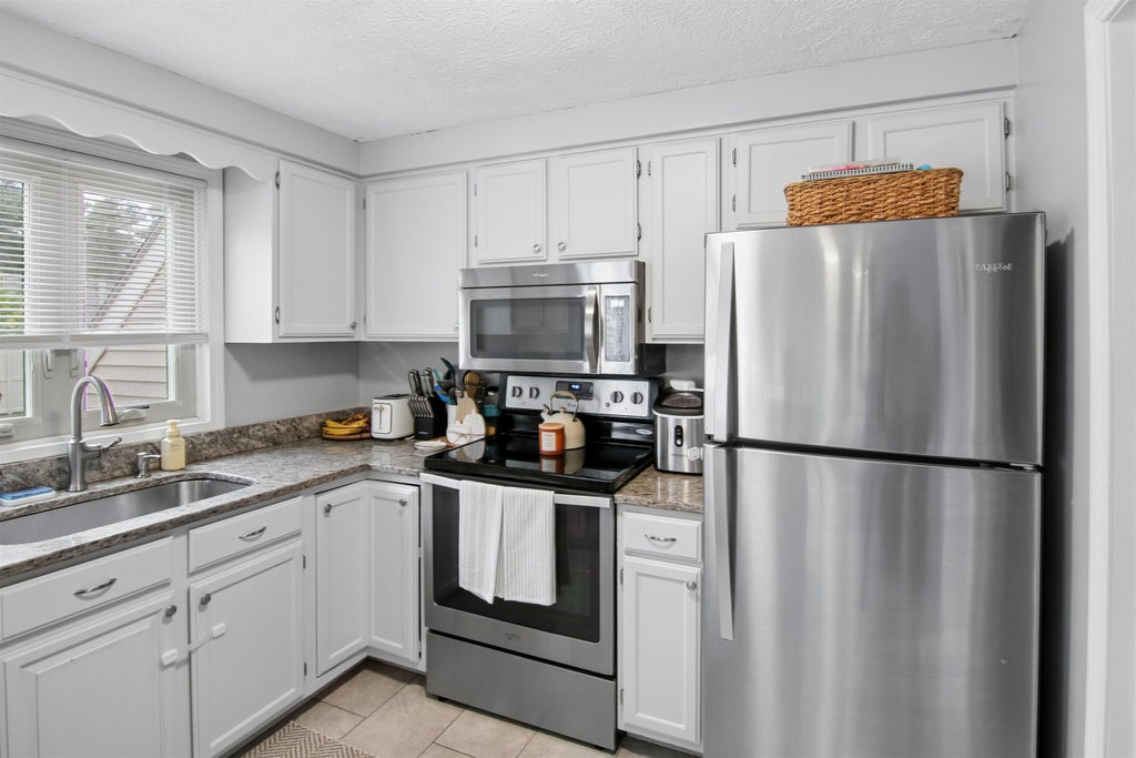 Photo of 1555 Bodwell Road #37, Manchester, NH 03109 (MLS # 5112400)