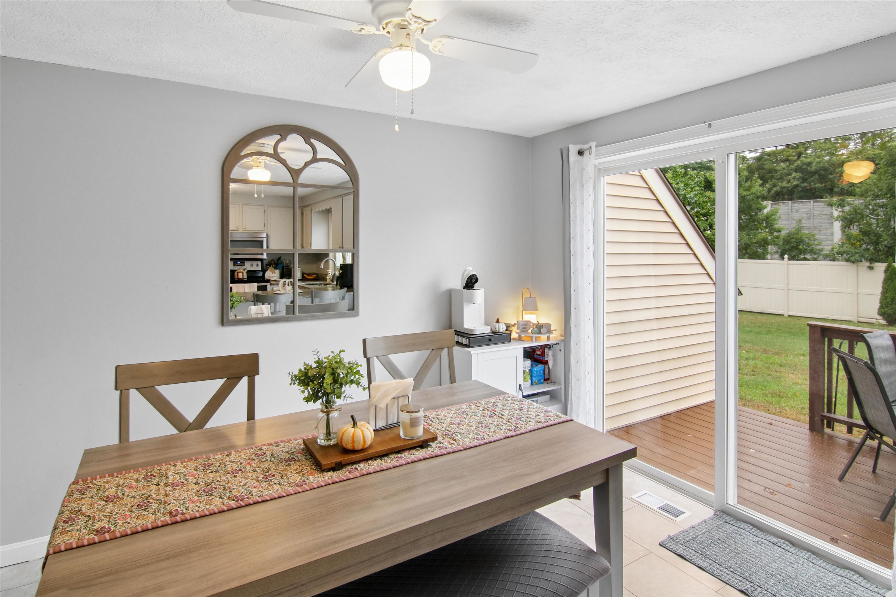 1555 Bodwell Road 37