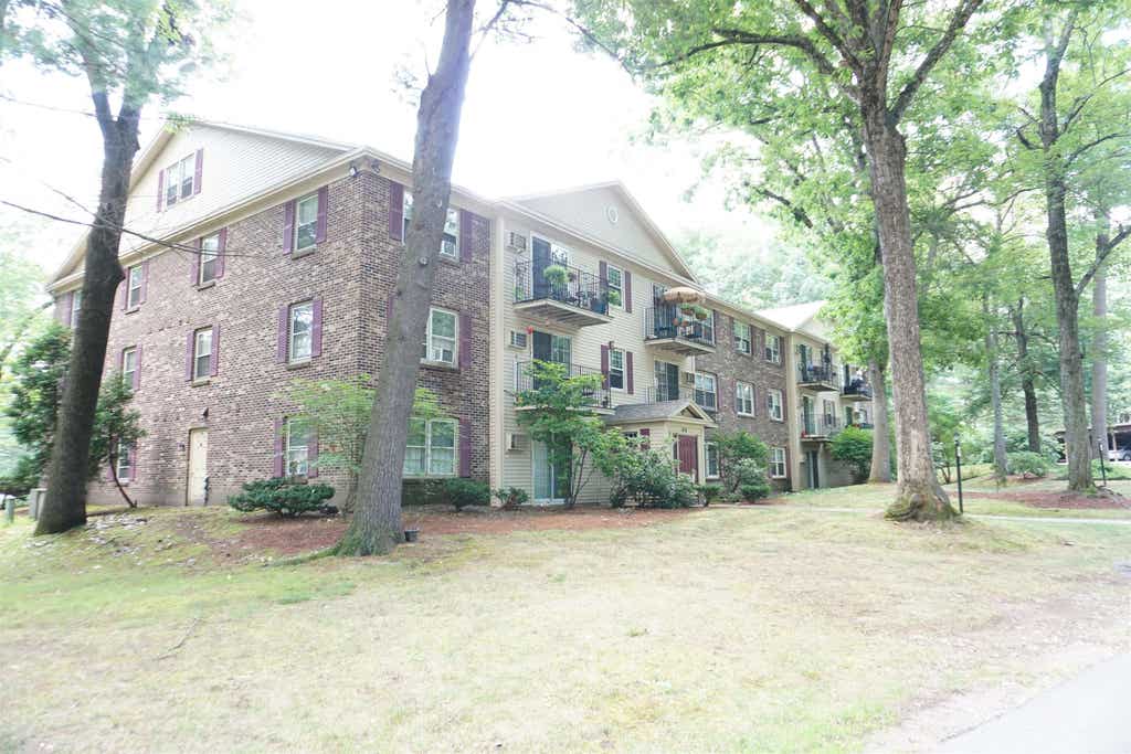 Photo of 4 Autumn Leaf Drive #21, Nashua, NH 03060 (MLS # 5103007)