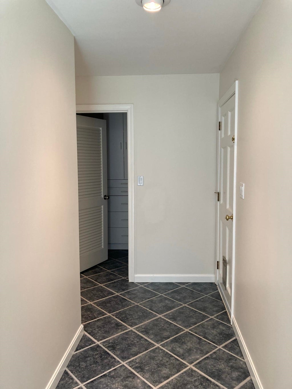 Photo of 16 Windsor Boulevard, Londonderry, NH 03053 (MLS # 5106792)