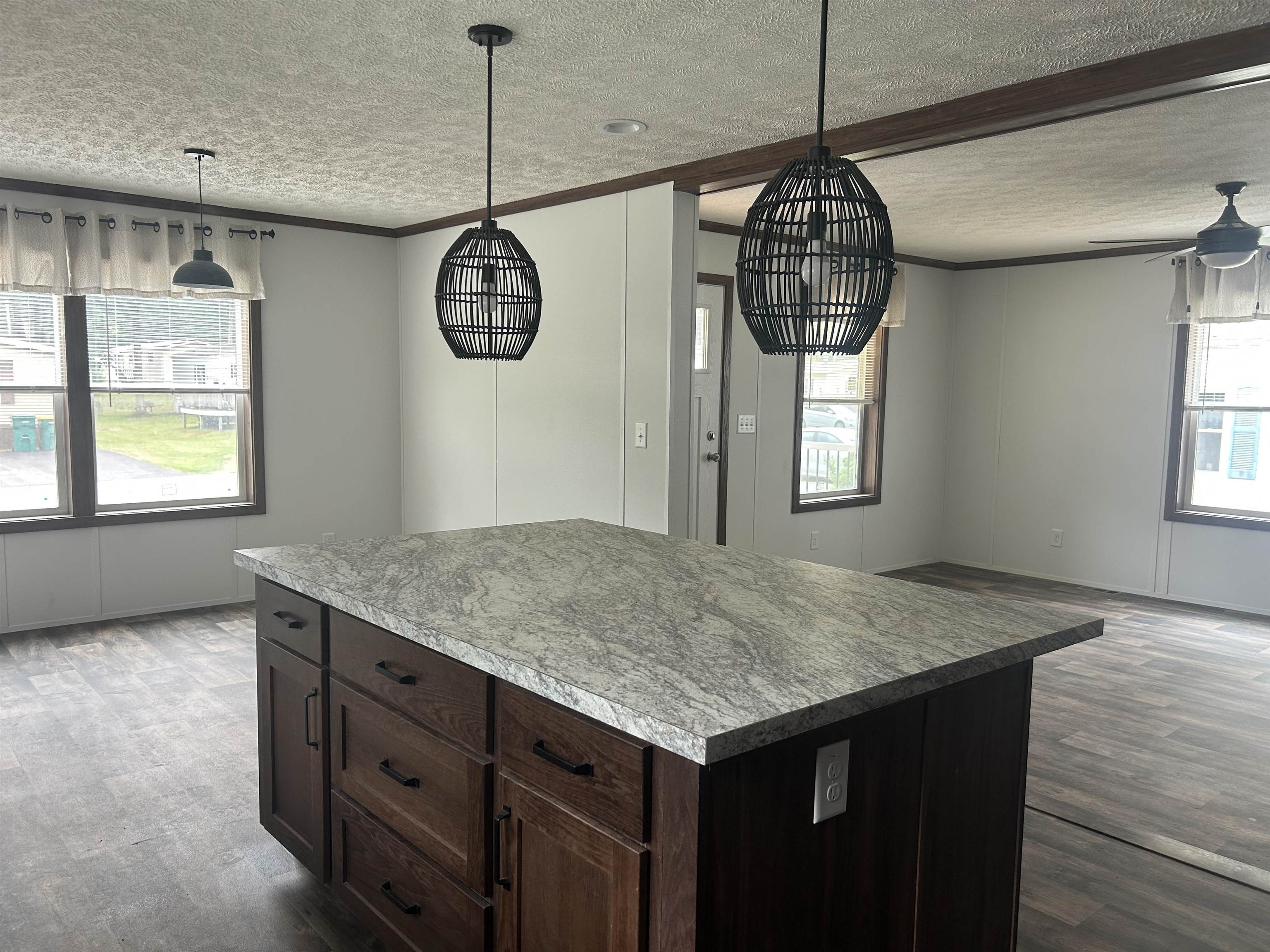 23 Royal Crest Park