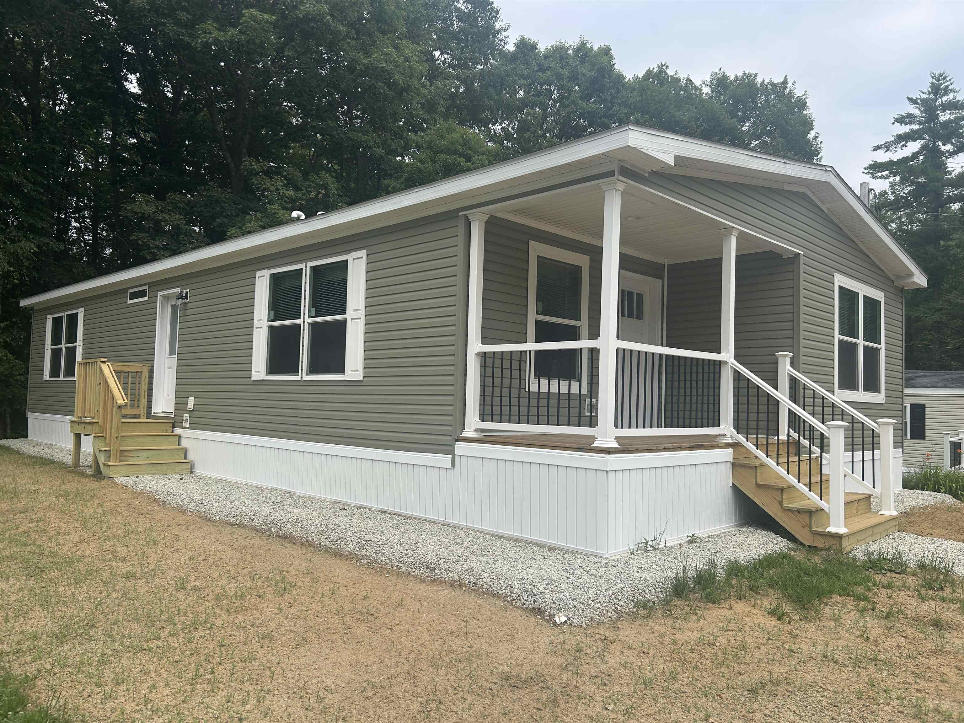 23 Royal Crest Park