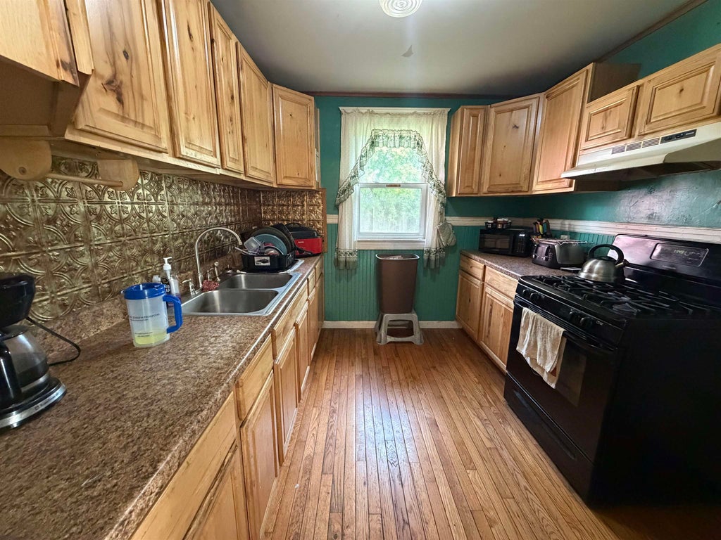Photo of 50 Palm Street, Nashua, NH 03060 (MLS # 5114743)