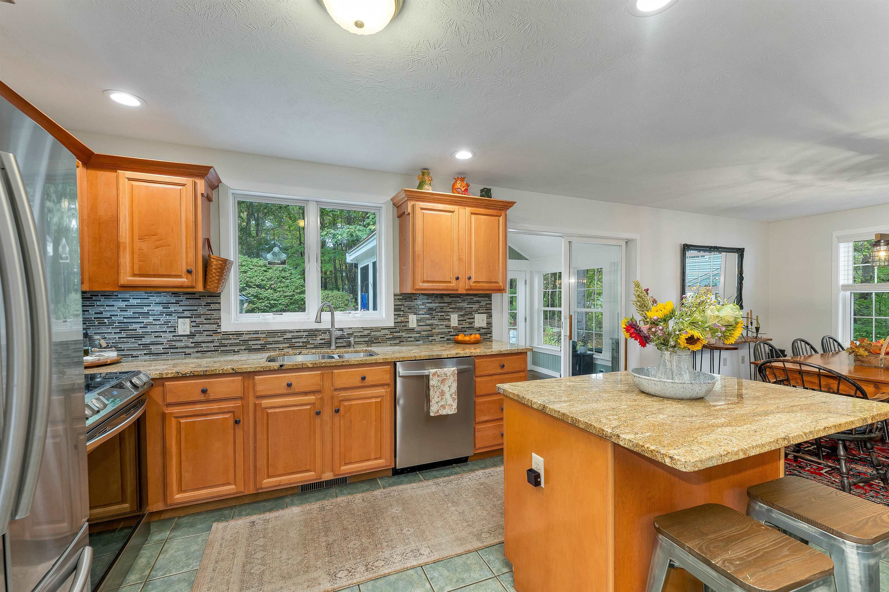 2761 Lake Shore Road 37