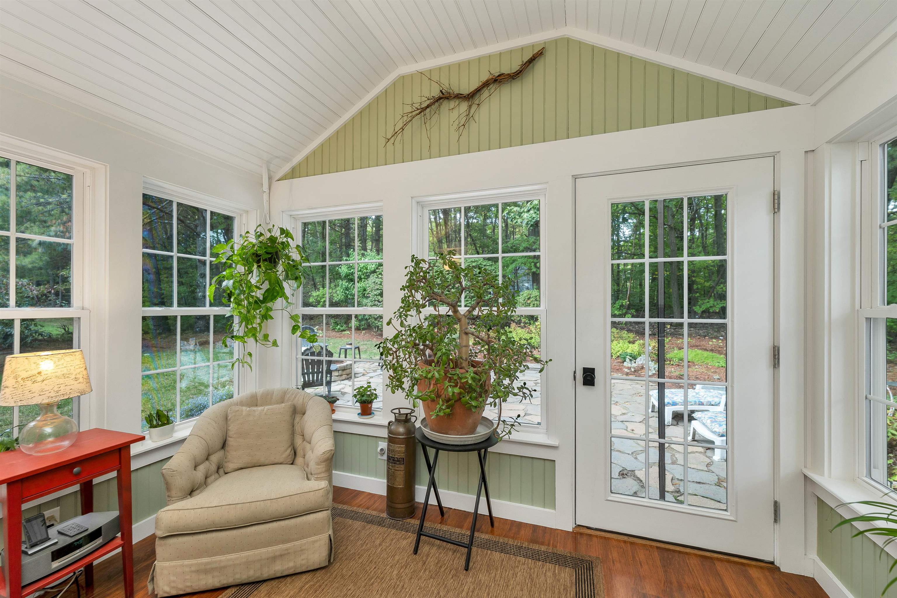 2761 Lake Shore Road 37