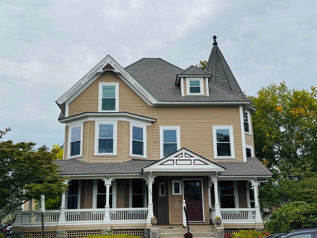 Photo of 764 Chestnut Street #3, Manchester, NH 03104 (MLS # 5112518)