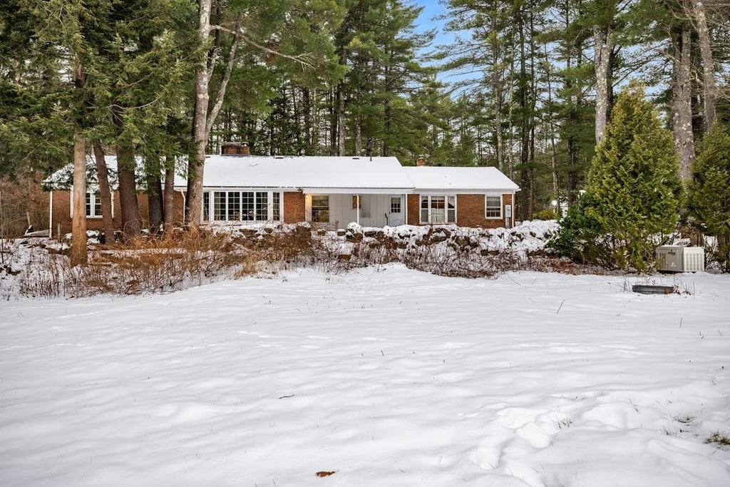 Photo of 11 Strawberry Hill Road, Bedford, NH 03110 (MLS # 5096690)