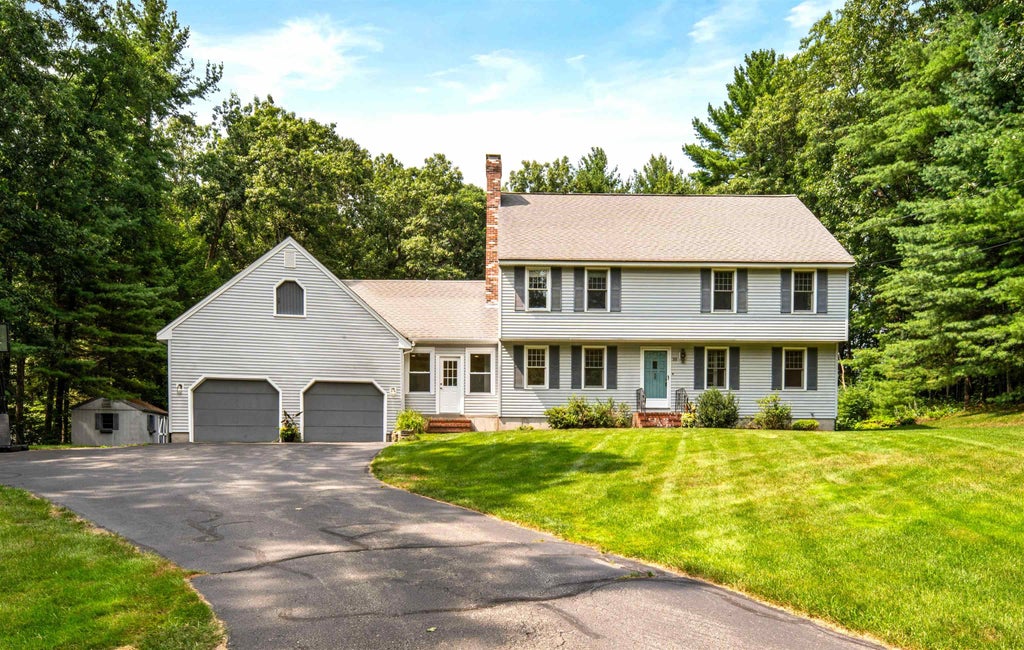 Photo of 10 McKinney Drive, Hudson, NH 03051 (MLS # 5104932)