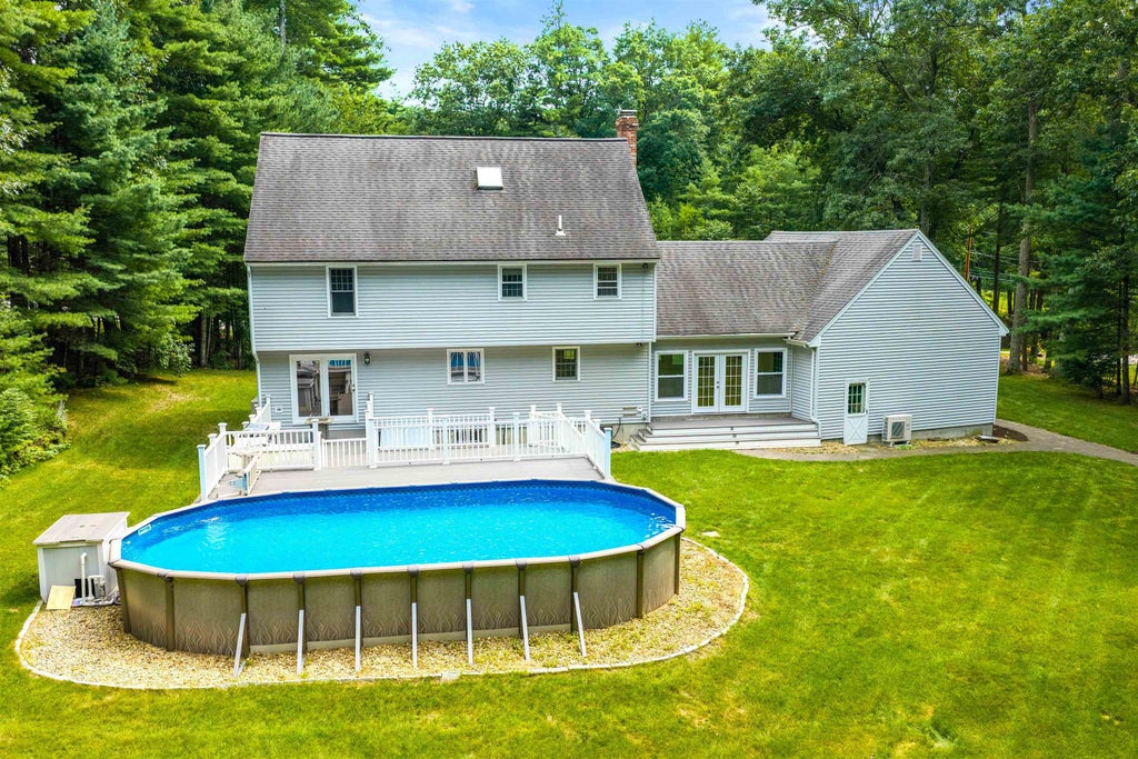 Photo of 10 McKinney Drive, Hudson, NH 03051 (MLS # 5104932)