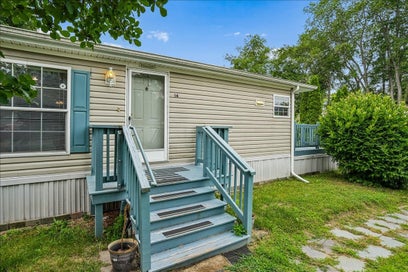 14 Gertrude Avenue Raymond NH 03077