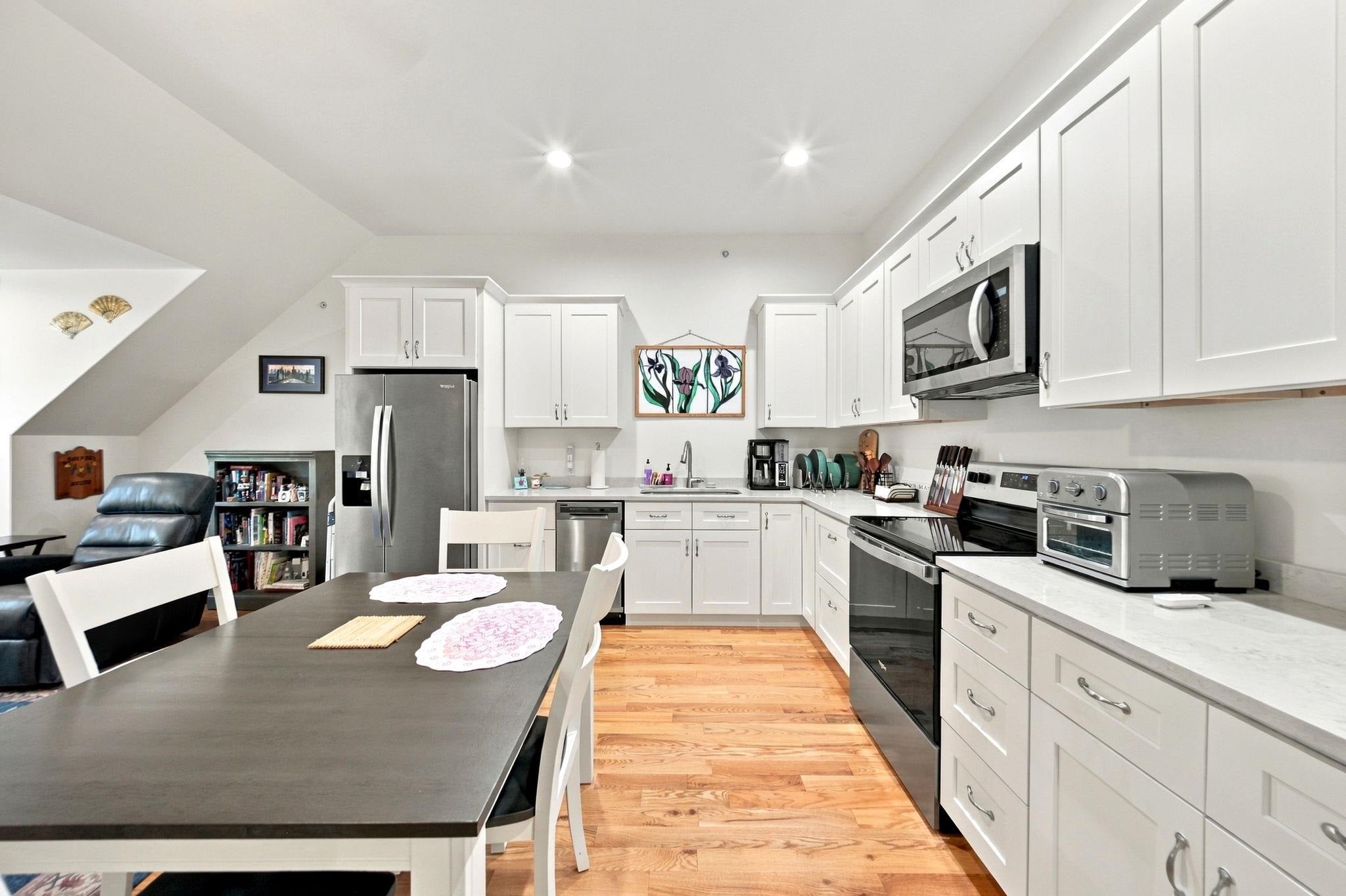 10 Diamond Oaks Boulevard 1