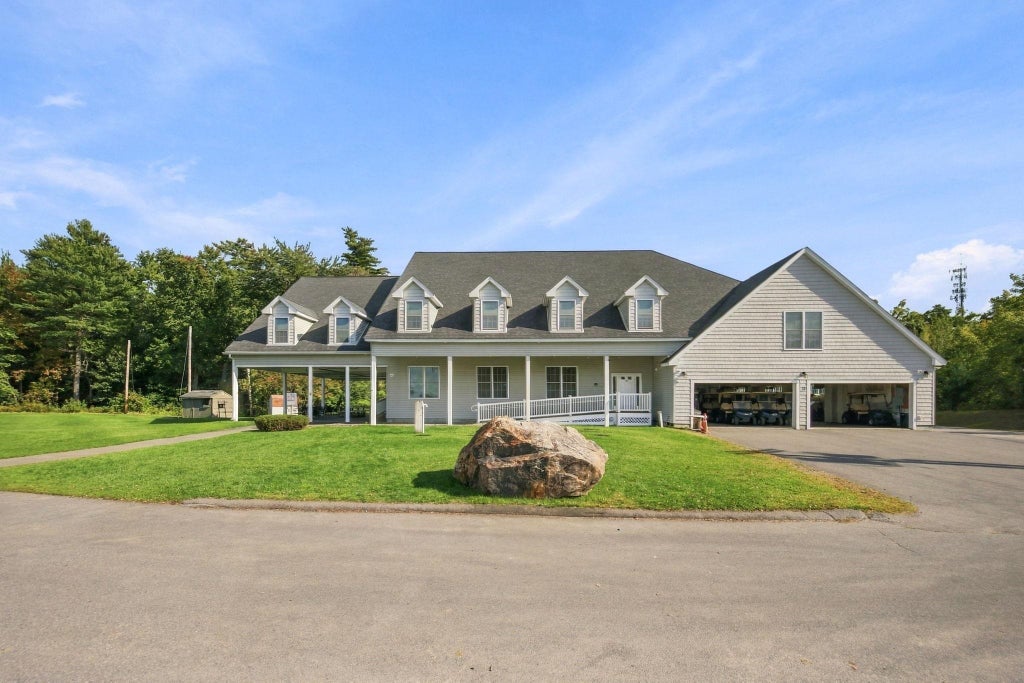 Photo of 10 Diamond Oaks Boulevard #1, Kingston, NH 03848 (MLS # 5111241)