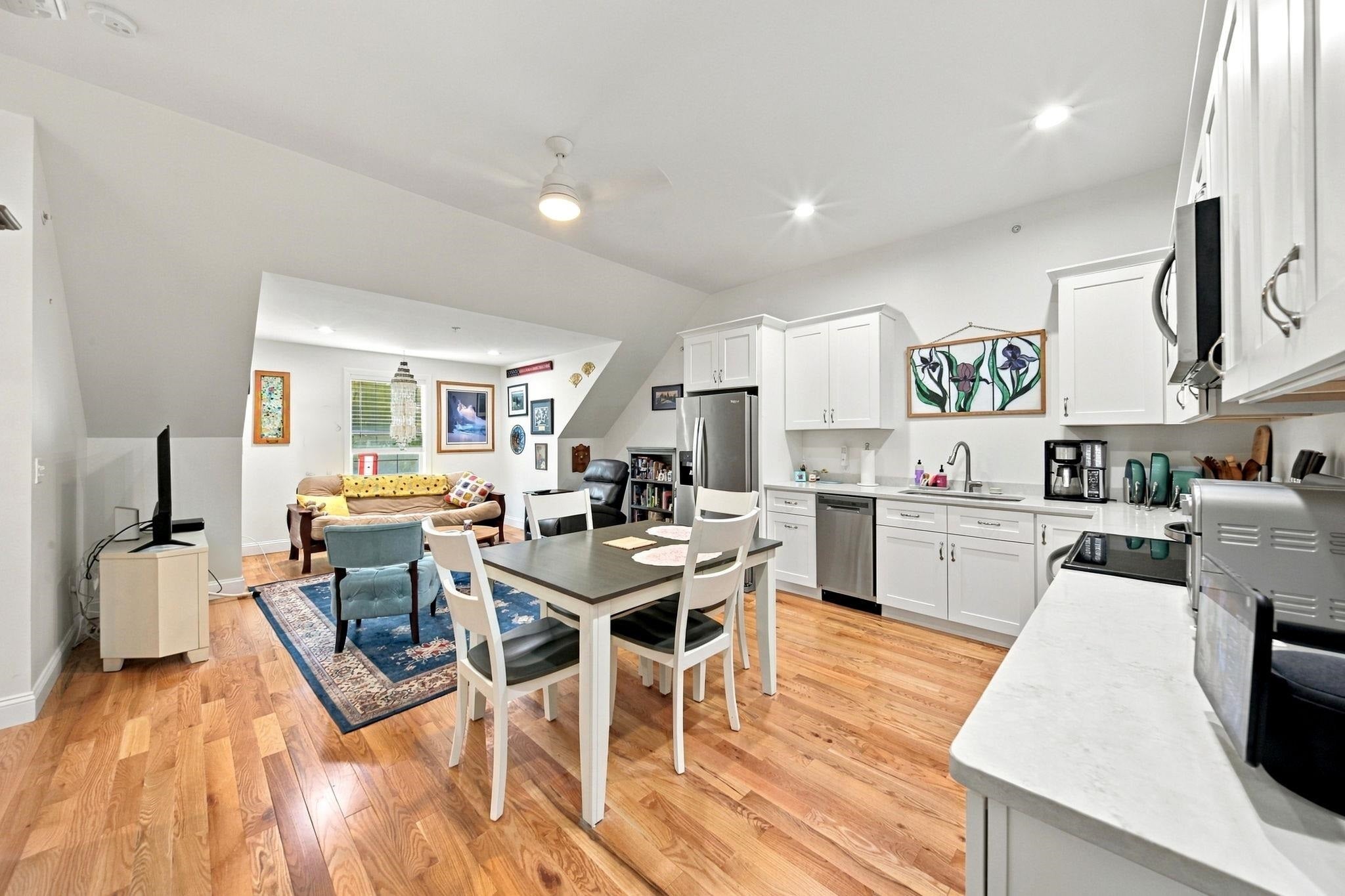 10 Diamond Oaks Boulevard 1