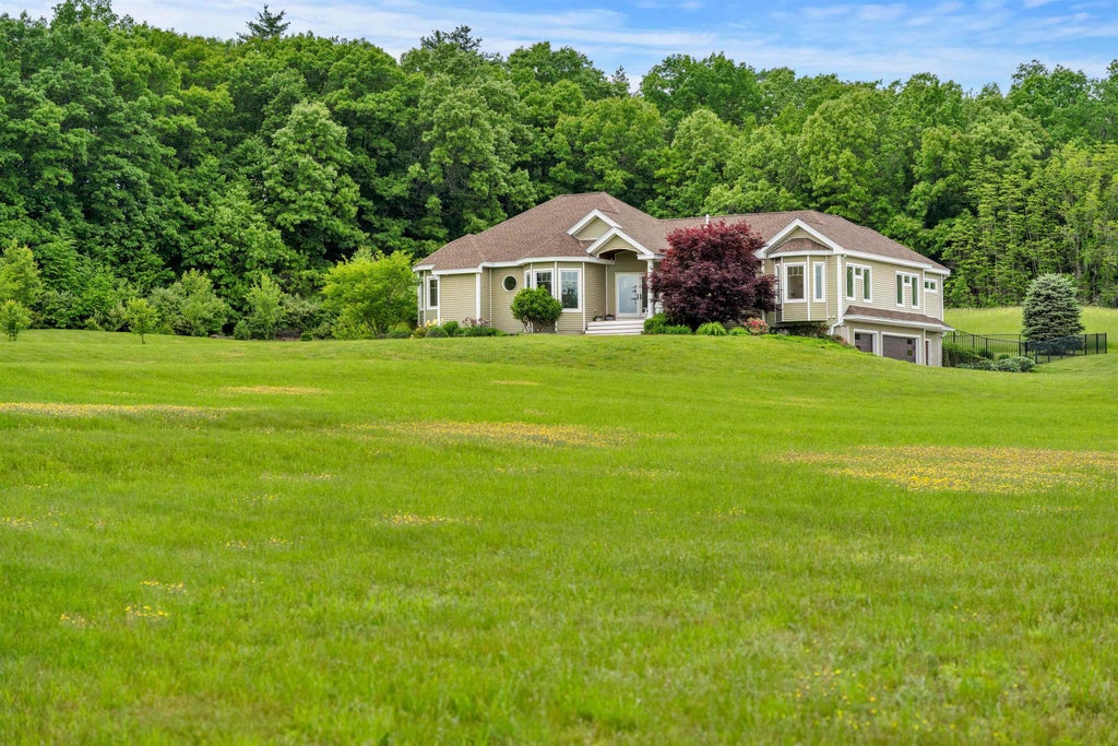 Photo of 164 Broad Street, Hollis, NH 03049 (MLS # 5091895)