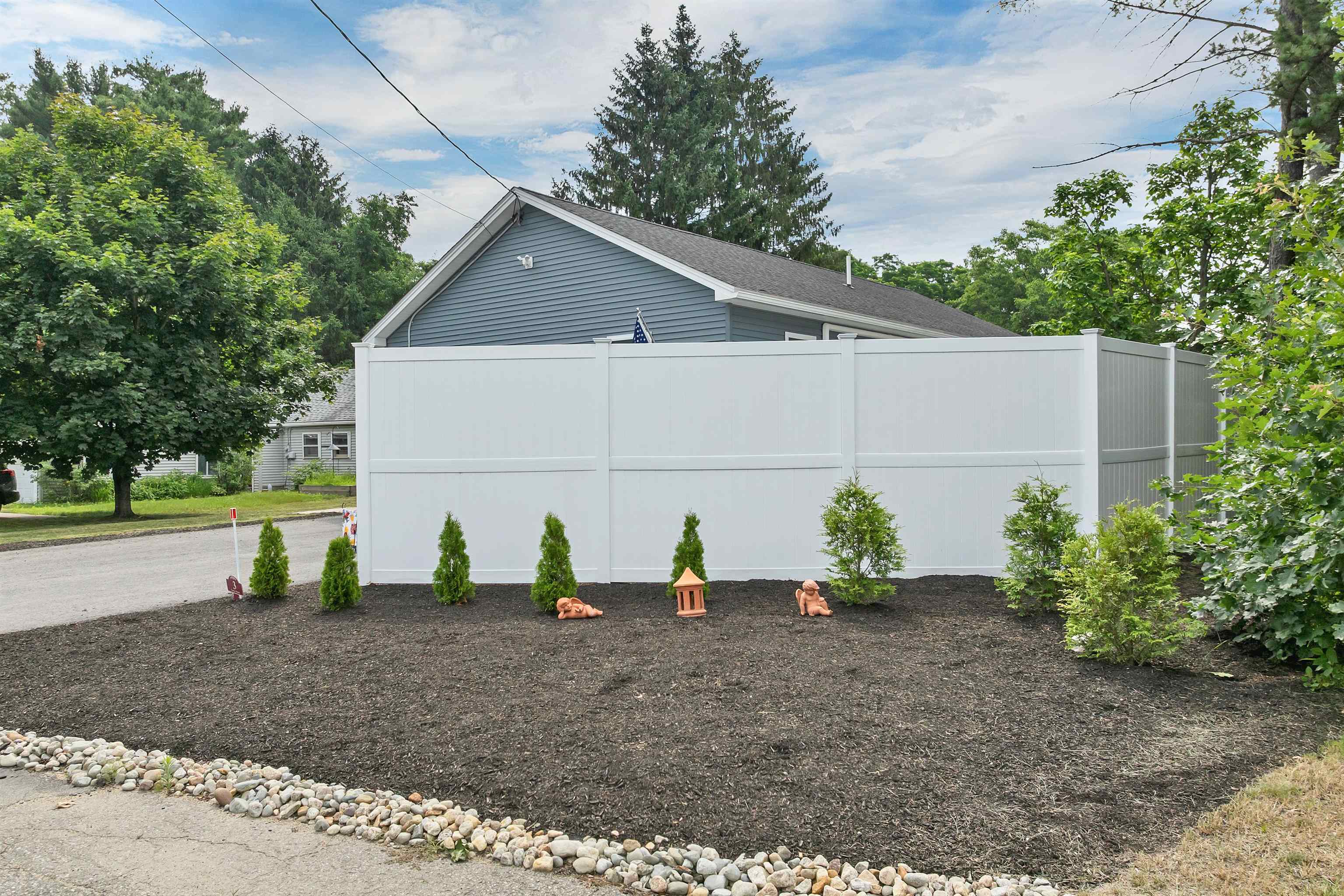 3 Carver Street
