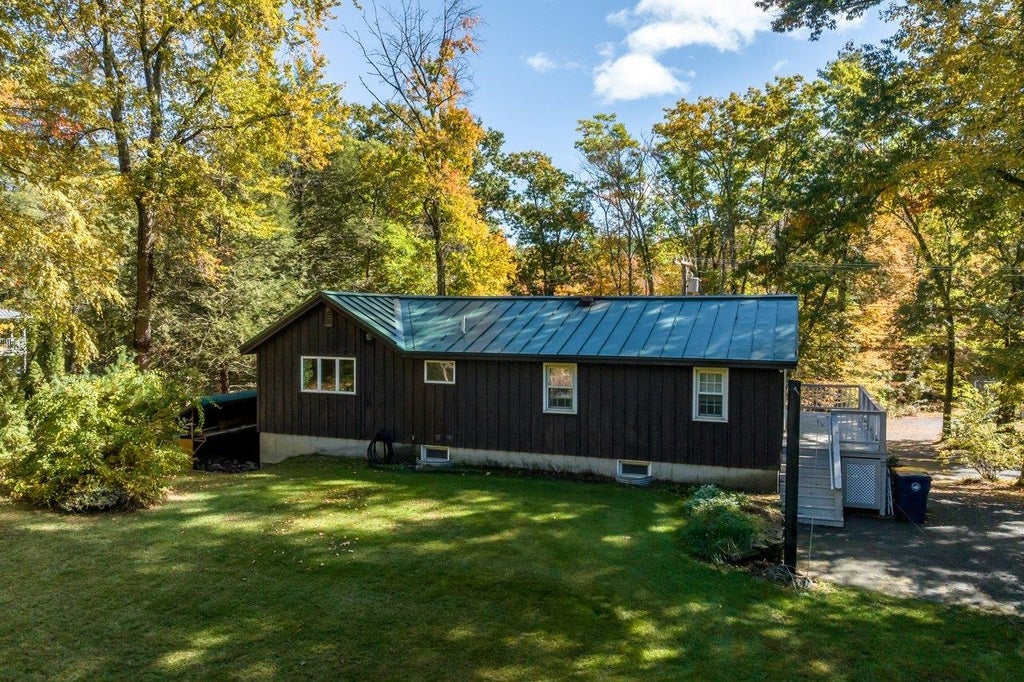 Photo of 16 Crane Crossing Road, Plaistow, NH 03865 (MLS # 5114241)