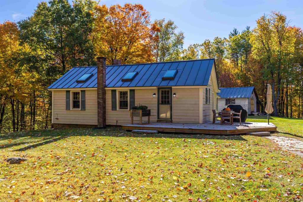 Photo of 42 Lake View Drive, Concord, NH 03303 (MLS # 5114801)