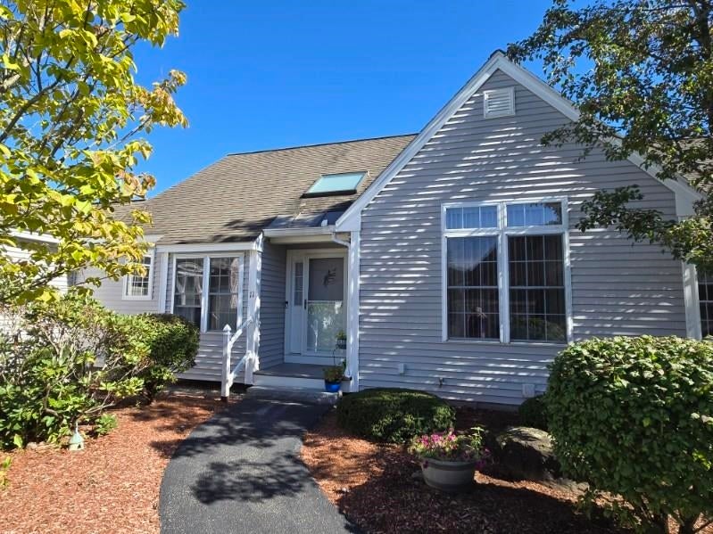 Photo of 11 Rail Way, Hollis, NH 03049 (MLS # 5113350)