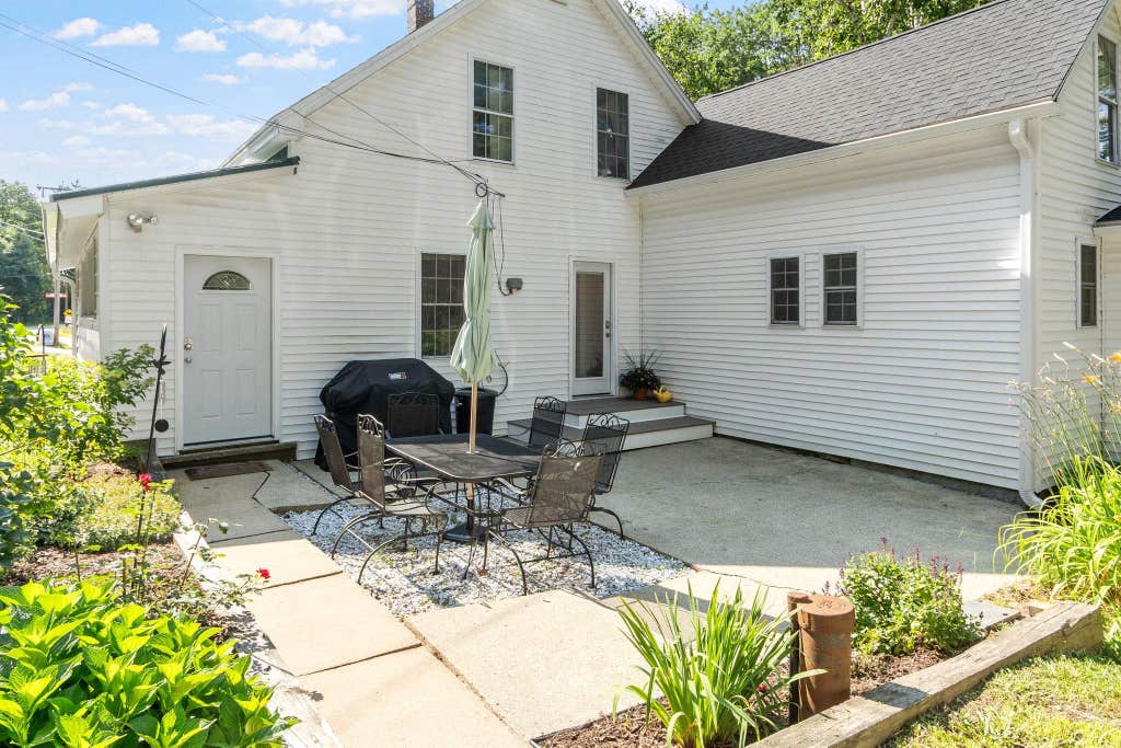 Photo of 2 W Hill Road, Troy, NH 03465 (MLS # 5102168)