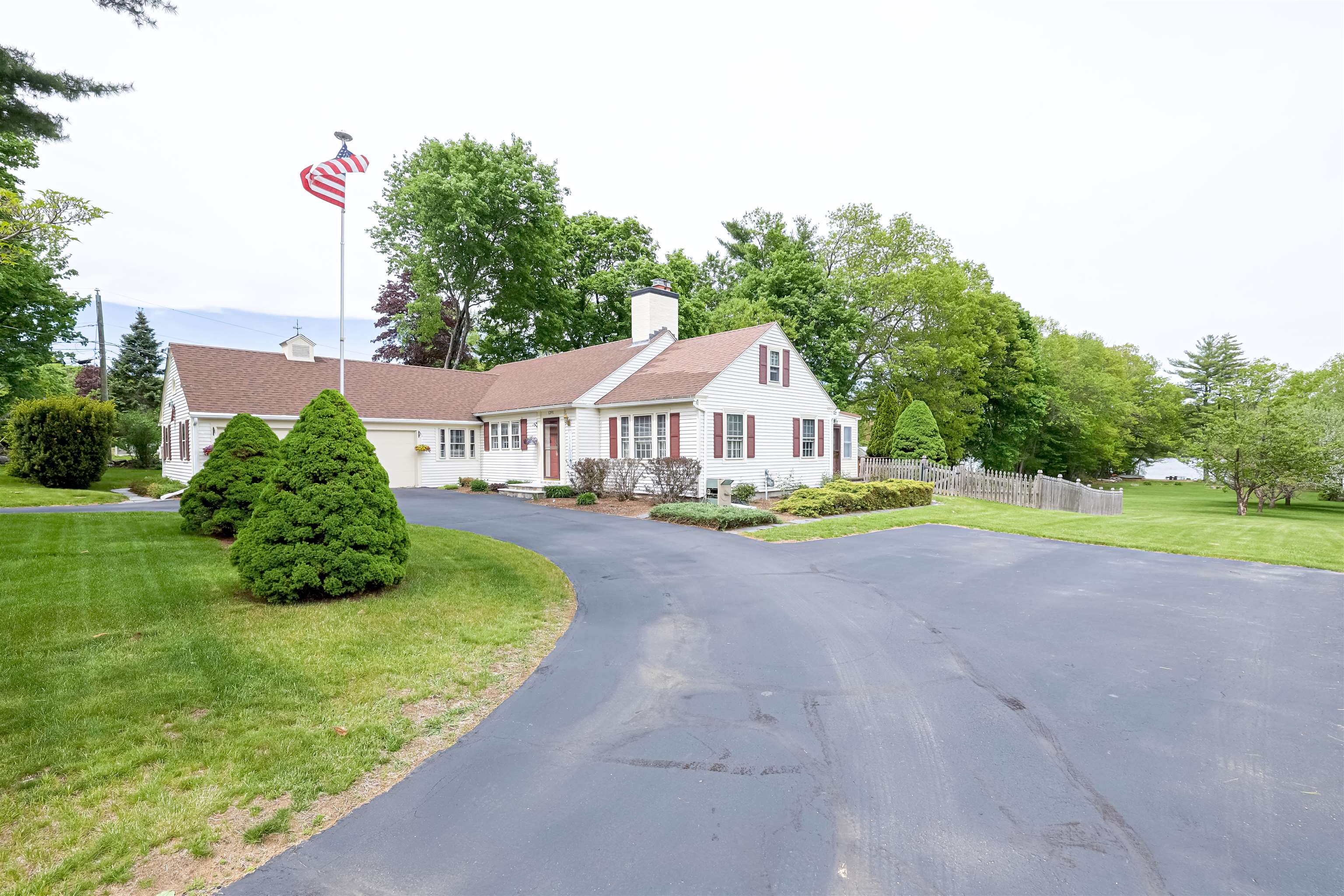 1391 Old North Main Street
