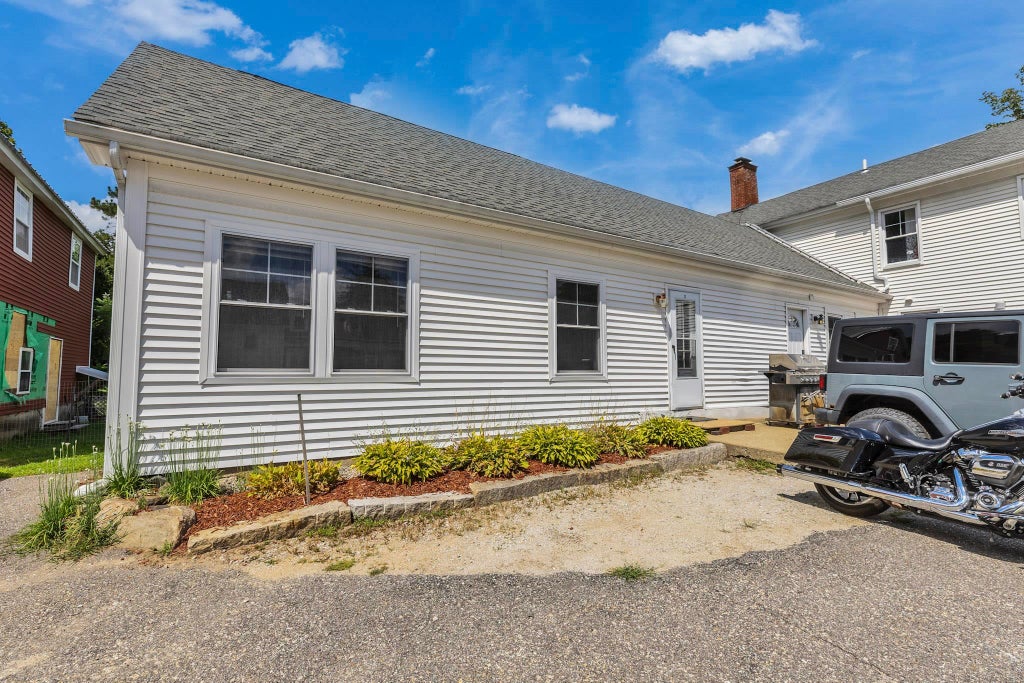 Photo of 1 Main Street, Hooksett, NH 03106 (MLS # 5110016)