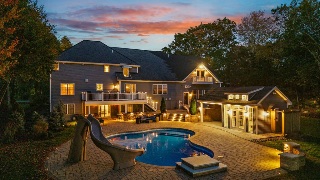 Photo of 7 Gabriel Court, Hampstead, NH 03841 (MLS # 5099782)