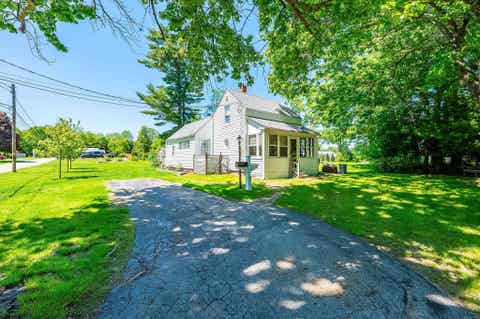 Photo of 1 Stewart Court, Rochester, NH 03867 (MLS # 5092742)