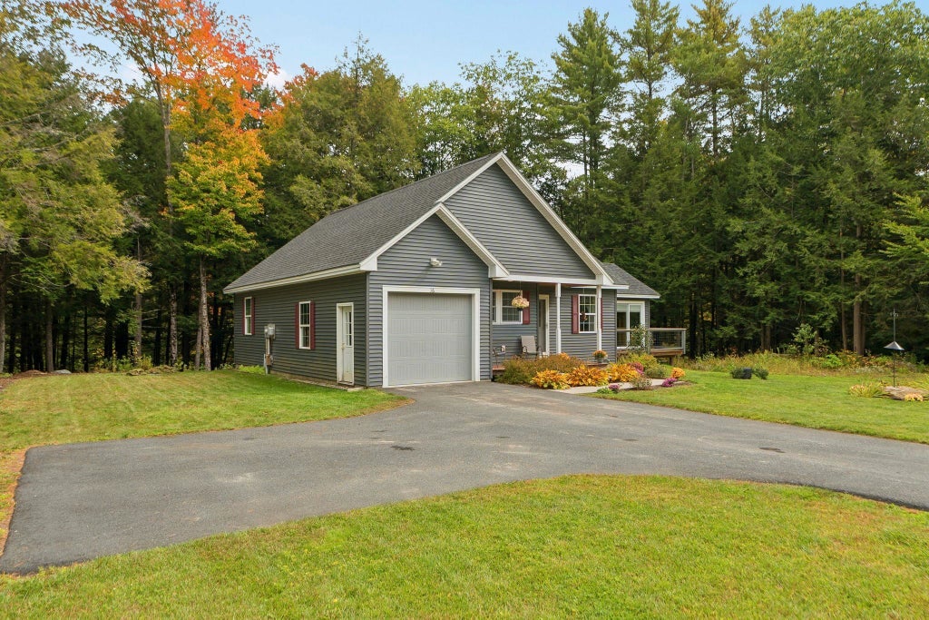 Photo of 16 Lucinda Circle Way, Newport, NH 03773 (MLS # 5114011)
