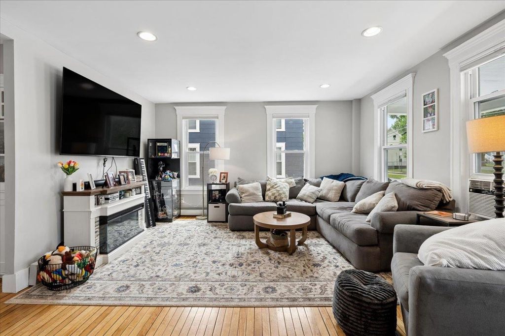 Photo of 44 N Spring Street, Concord, NH 03301 (MLS # 5099630)