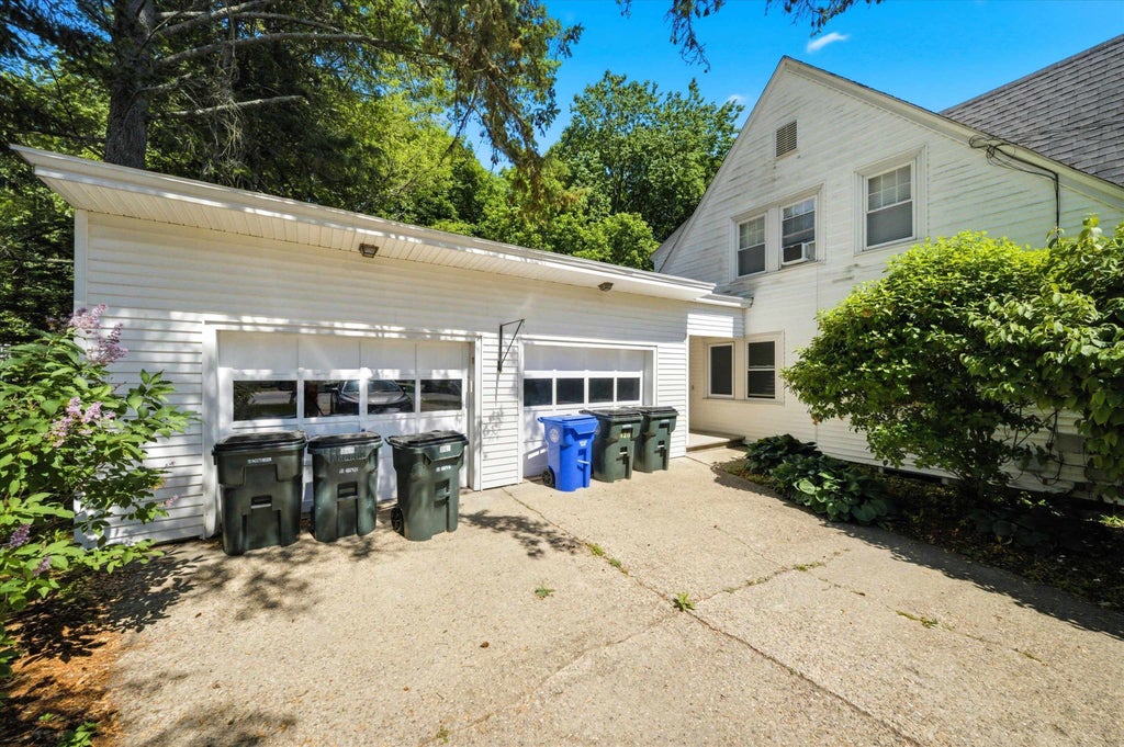 Photo of 345 Coolidge Avenue #1, Manchester, NH 03102 (MLS # 5100911)