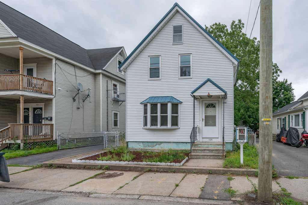 Photo of 104 Kinsley Street, Nashua, NH 03060 (MLS # 5102608)