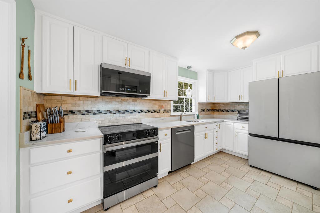 Photo of 49 Hampton Falls Road, Exeter, NH 03833 (MLS # 5103443)