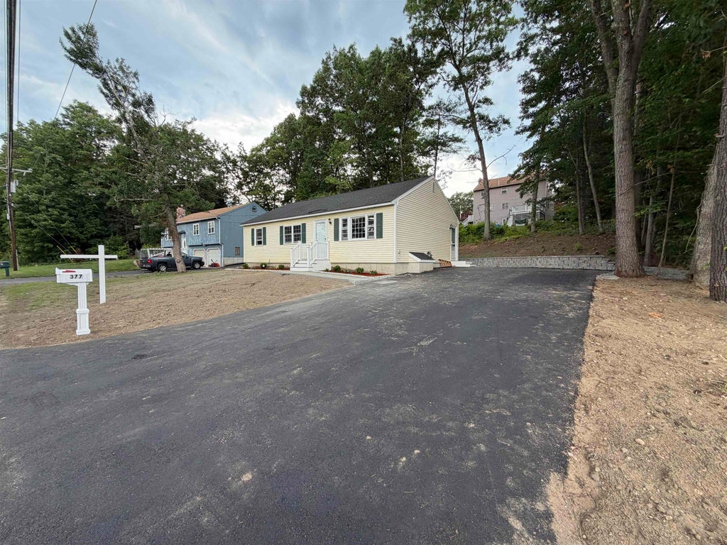 Photo of 377 broad Street, Nashua, NH 03063 (MLS # 5114686)