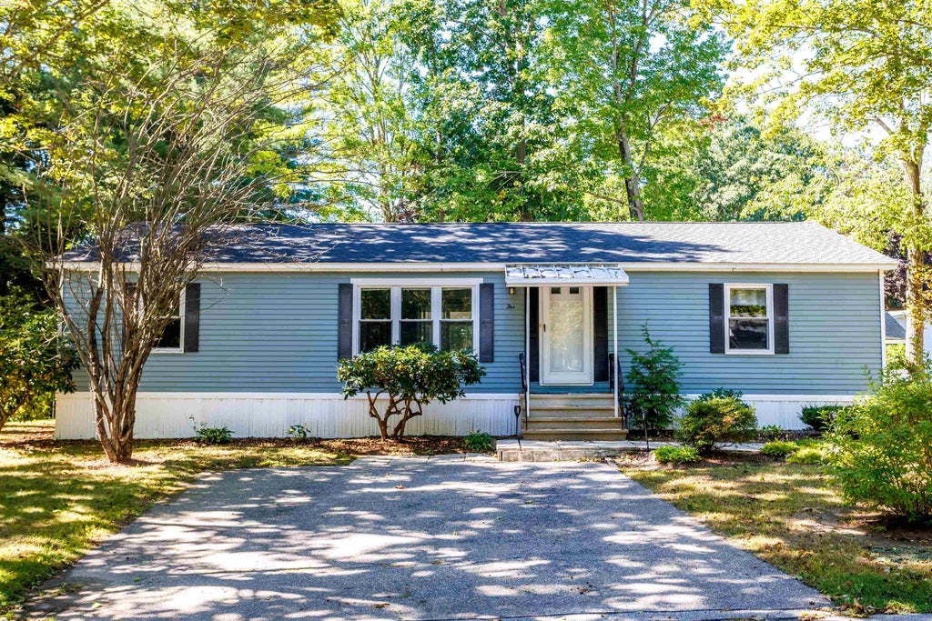Photo of 5 Hickory Lane, Dover, NH 03820 (MLS # 5110411)