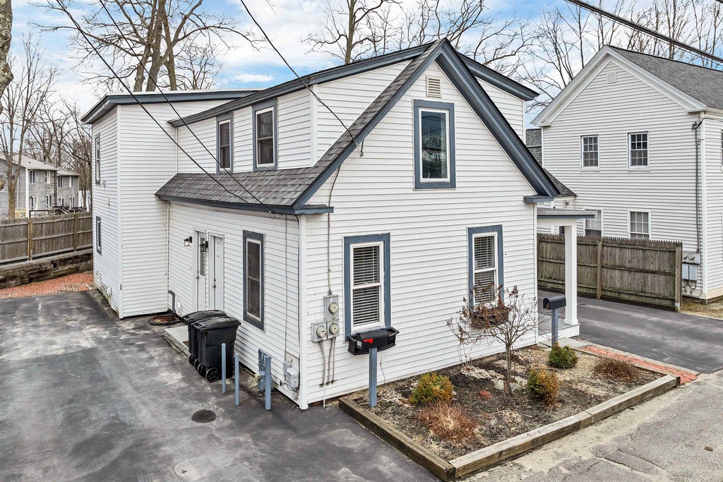 Photo of 10 Court Street, Dover, NH 03820 (MLS # 5113310)
