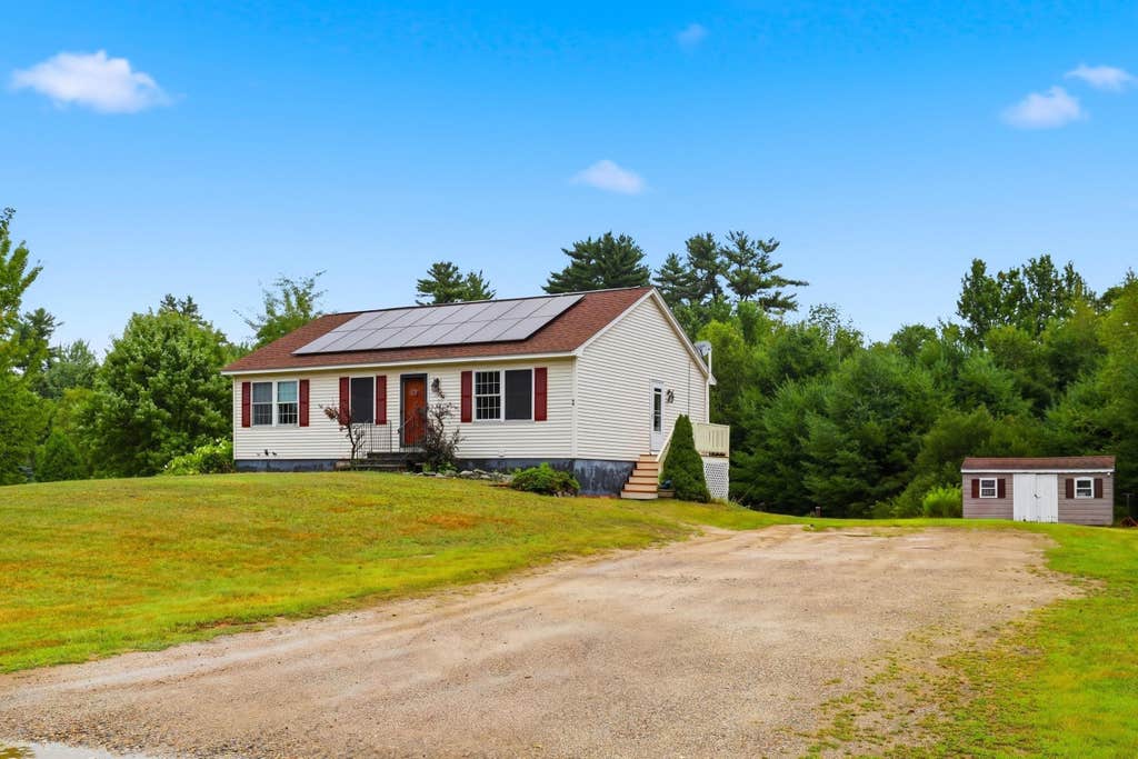 Photo of 94 Buttercup Lane, Wakefield, NH 03872 (MLS # 5103331)