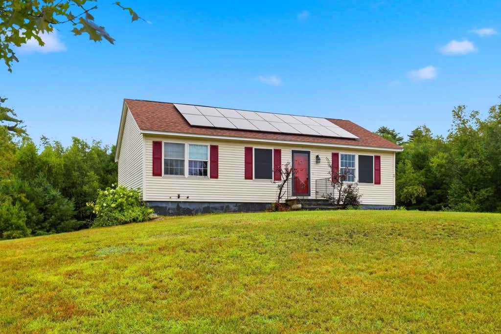 Photo of 94 Buttercup Lane, Wakefield, NH 03872 (MLS # 5103331)