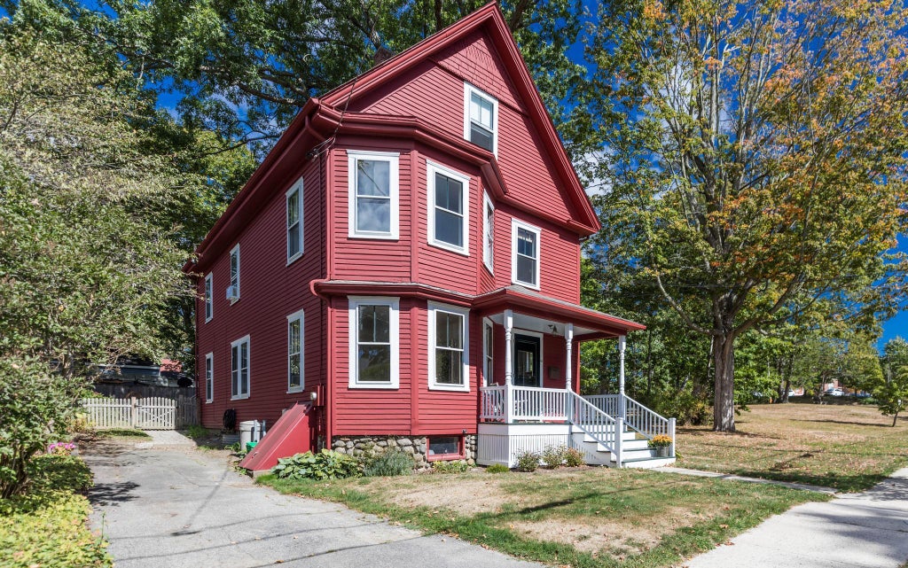 Photo of 45 Lincoln Avenue, Portsmouth, NH 03801 (MLS # 5106484)