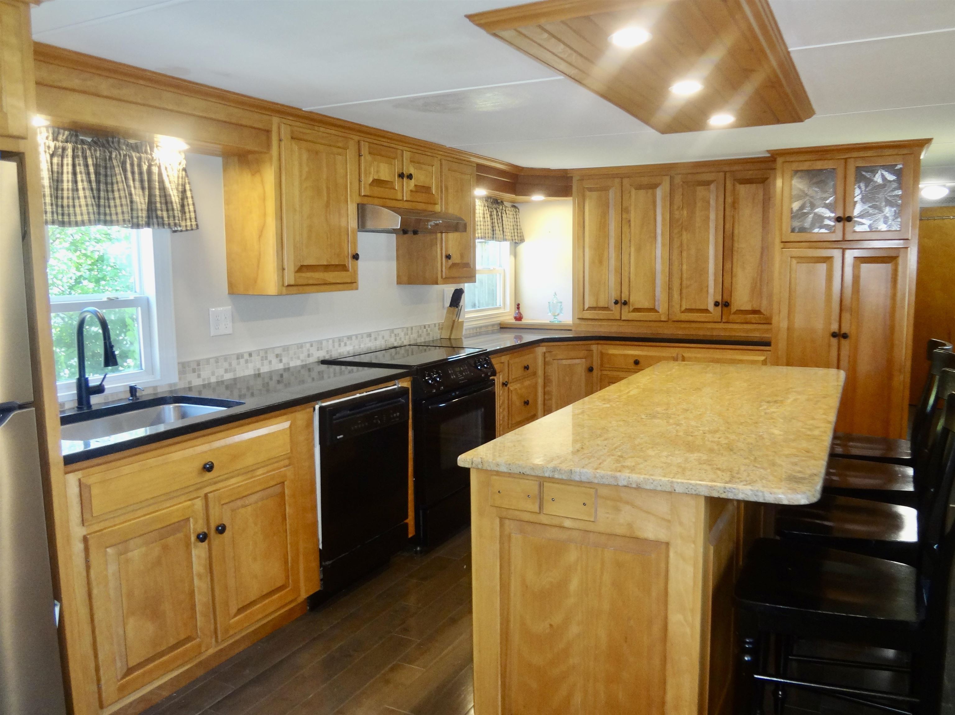 303 Old Lakeshore Road B-4