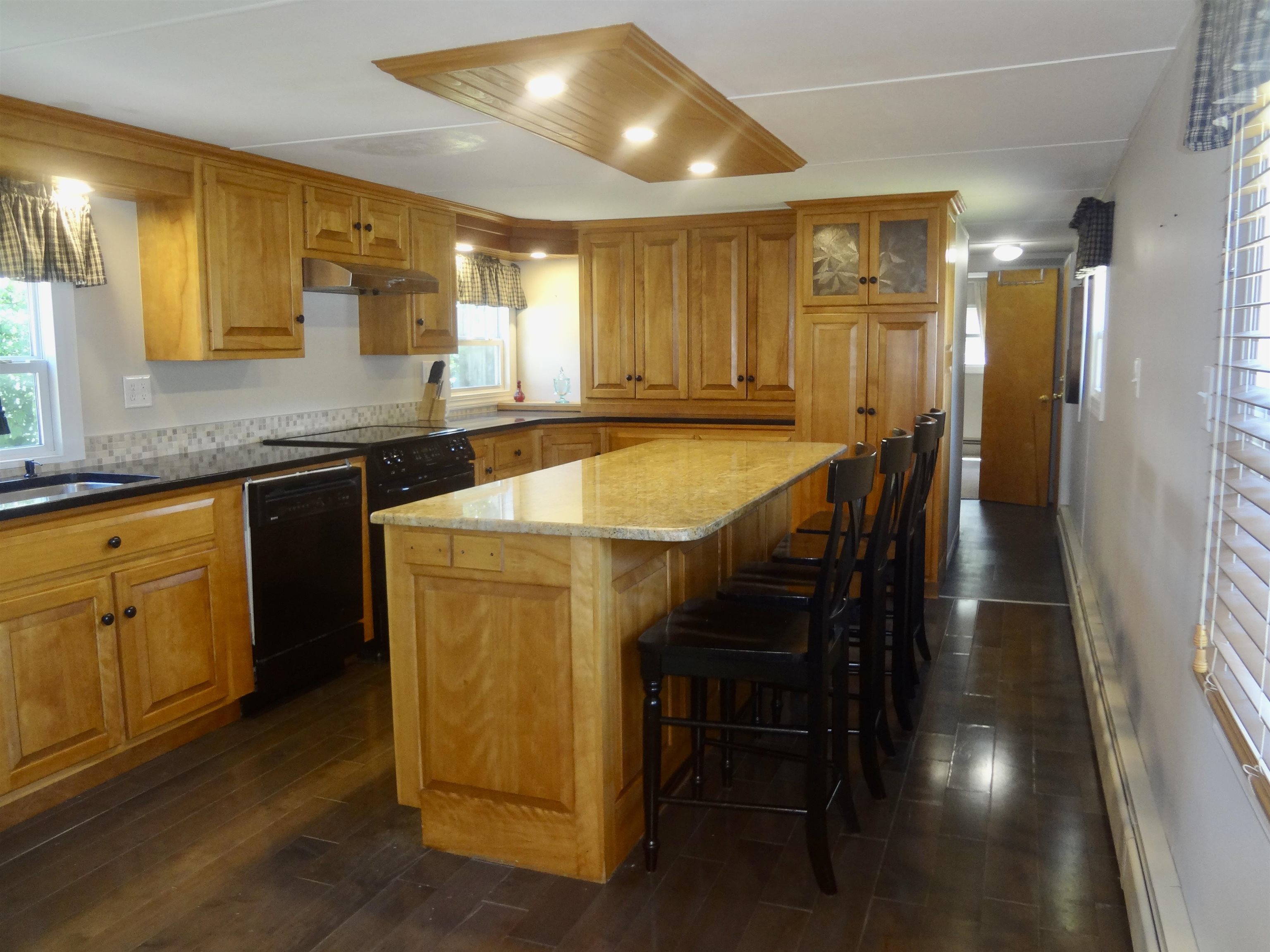 303 Old Lakeshore Road B-4