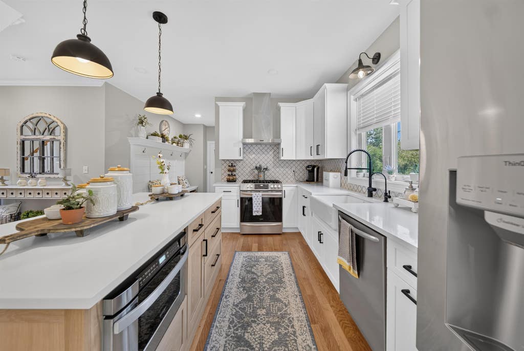 Photo of 159 Pelham Road, Salem, NH 03079 (MLS # 5103563)