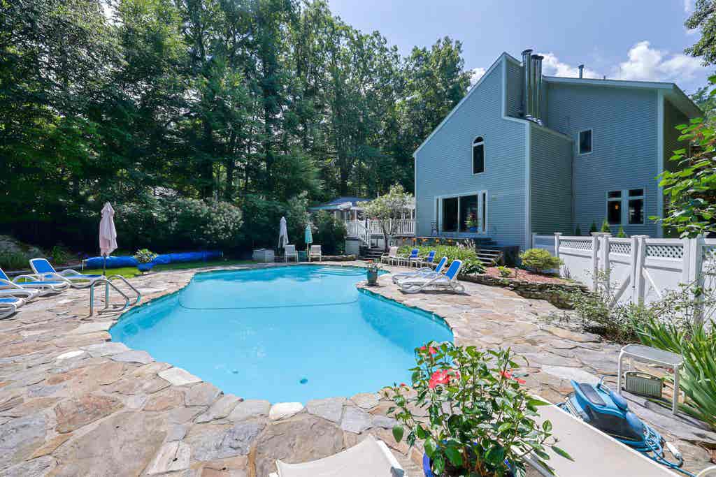 Photo of 6 Haines Terrace, Merrimack, NH 03054 (MLS # 5104324)